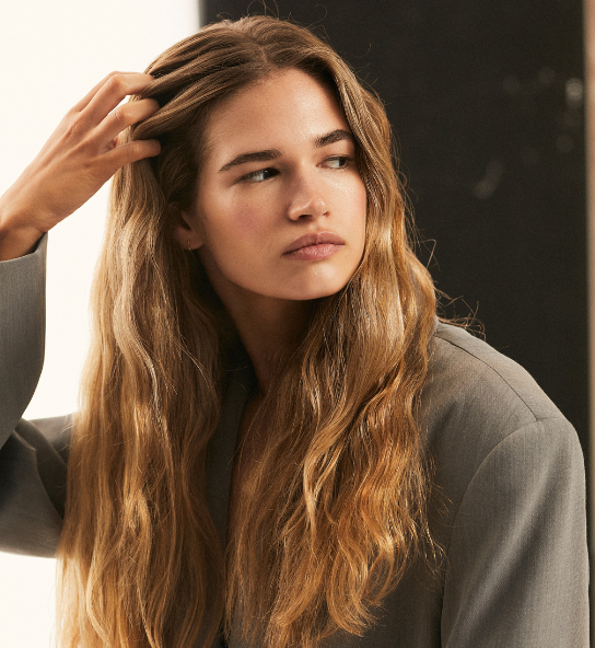 Modelo con cabello cuidado